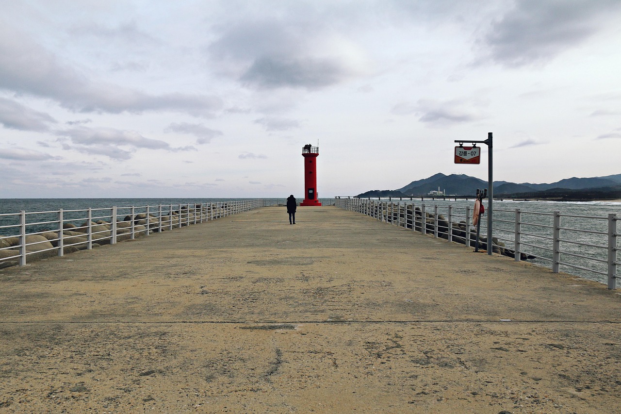 Lighthouse coast, Western United States