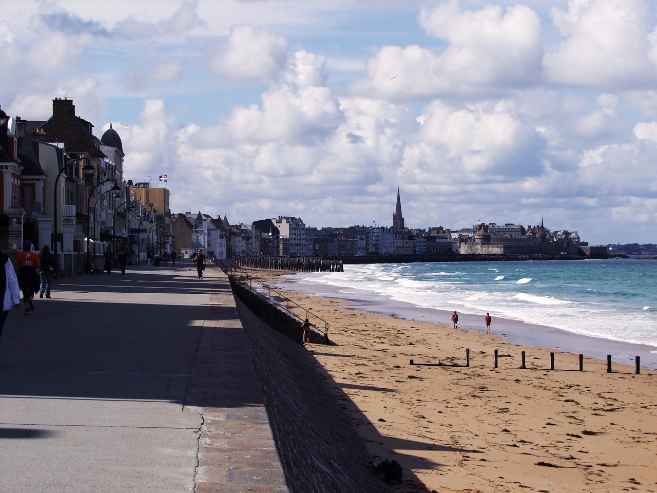 Coastal promenade, USA